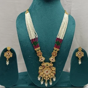 Traditional Indian Pearl Jewelry Set