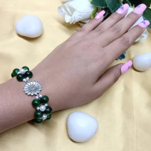 Multi-Layered Floral Charm Beaded Bracelet