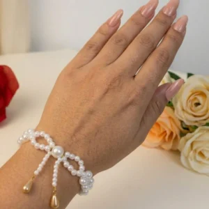 Elegant Pearl With Beads Bracelet