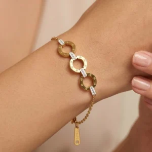 Stylish Unity Circle Bracelet