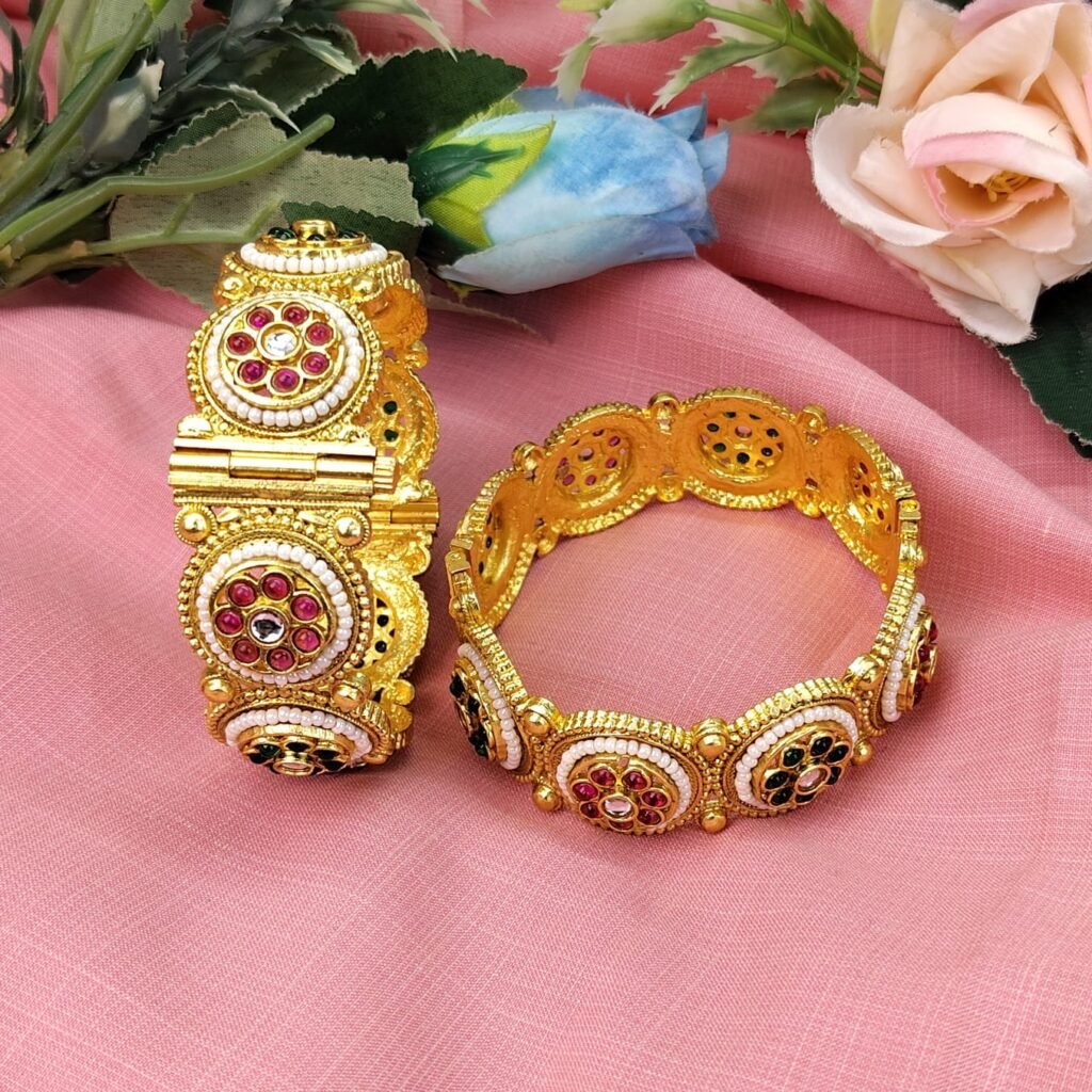Rajwadi Style Openable Brass Kada Set