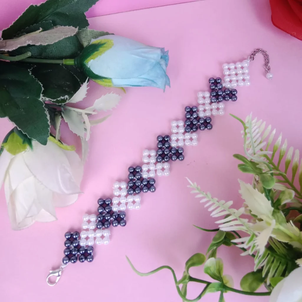 Geometric Heart Pattern Beaded Bracelet – view 6