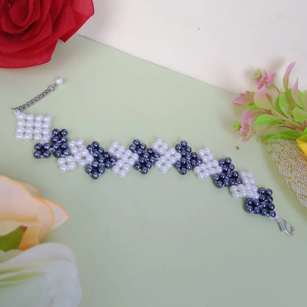 Geometric Heart Pattern Beaded Bracelet – view 4