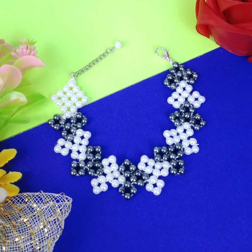 Geometric Heart Pattern Beaded Bracelet – view 3