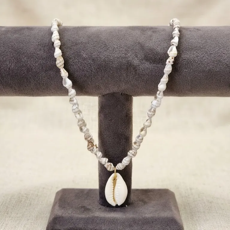 Handcrafted Coastal-Inspired Boho Shell Necklace